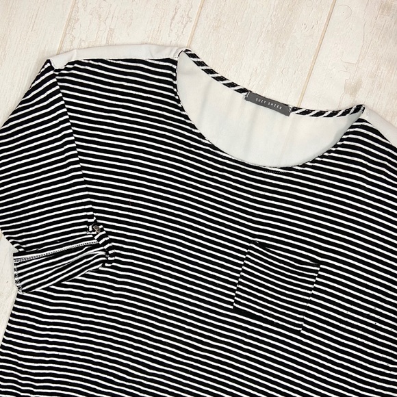 Suzy Shier Striped Blouse - Picture 2 of 4
